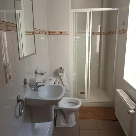 Marcela بيت ضيافة كارباش